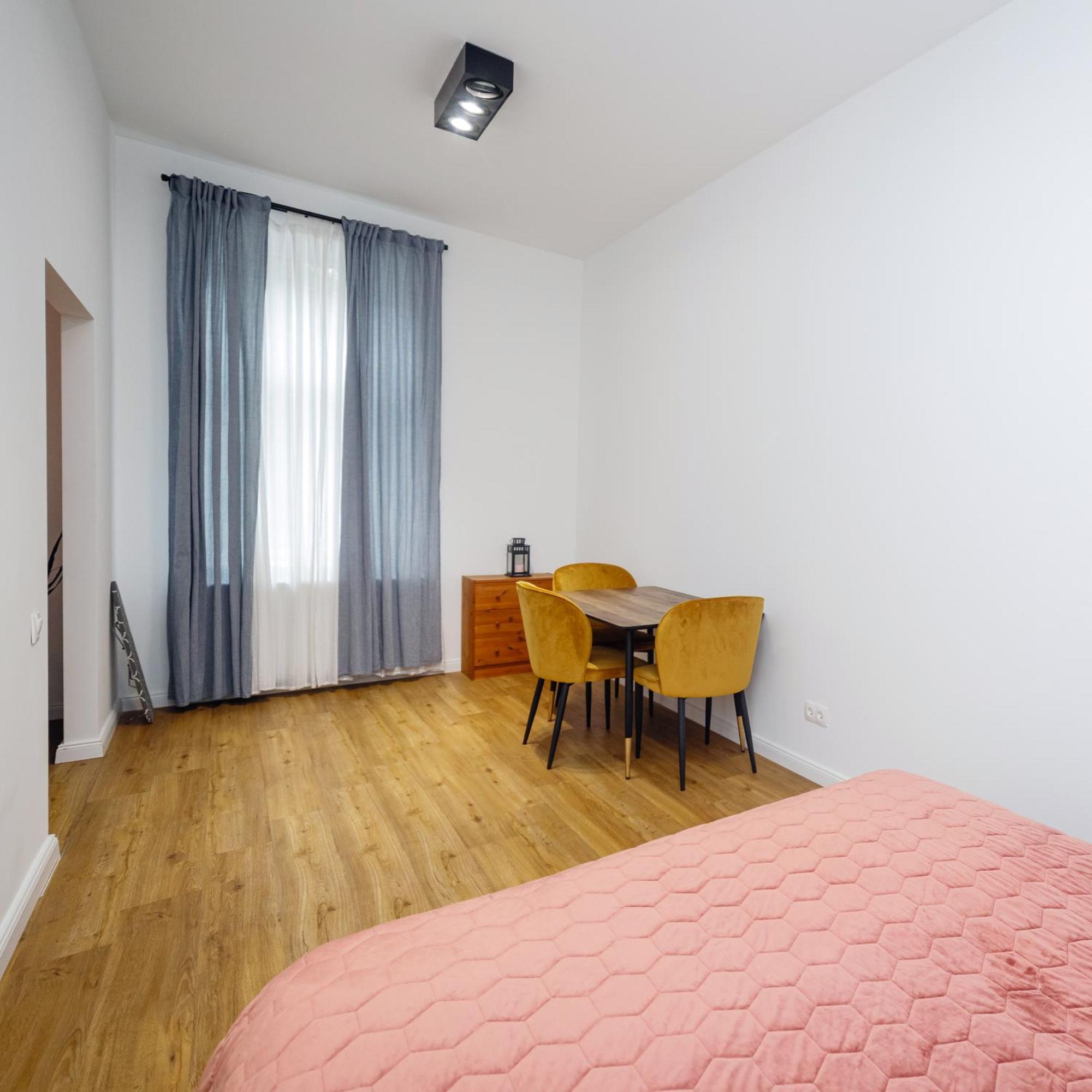 Well Located Cozy Place Leopoli Esterno foto
